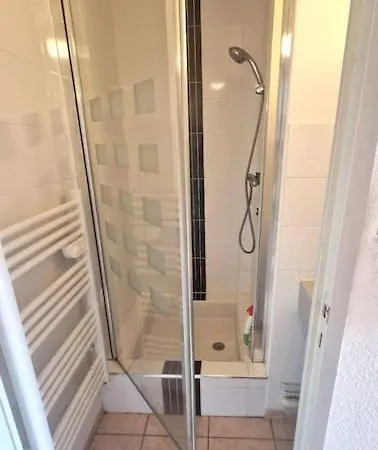 A 20 M De La * Lacanau